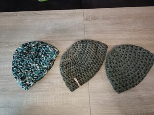 geknüpfte Beanies / Spielmützen